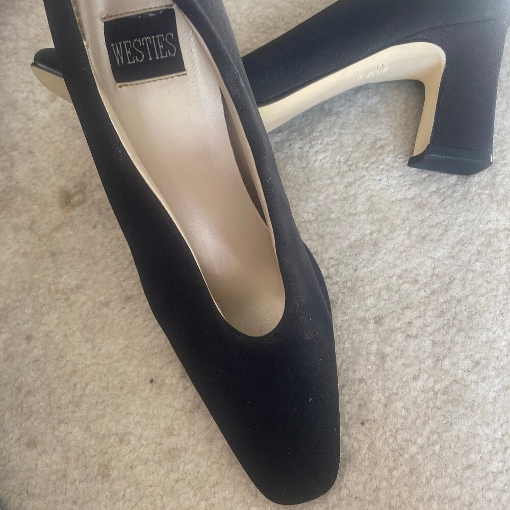 Westies (by Nine West)  silk pumps - size 9.5